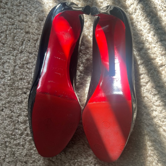 Christian Louboutin - Picture 2 of 10